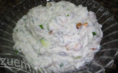 САЛАТ ИЗ ОГУРЦОВ С ЛАБАНЕ И СМЕТАНОЙ