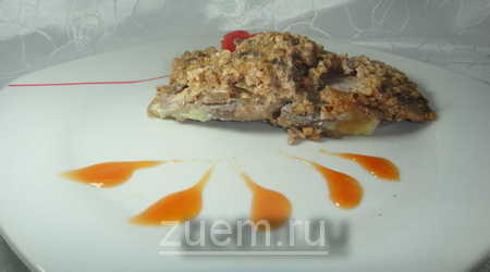 ГОВЯЖИЙ ЯЗЫК С ГРИБАМИ ПОД ОРЕХОВЫМ СОУСОМ